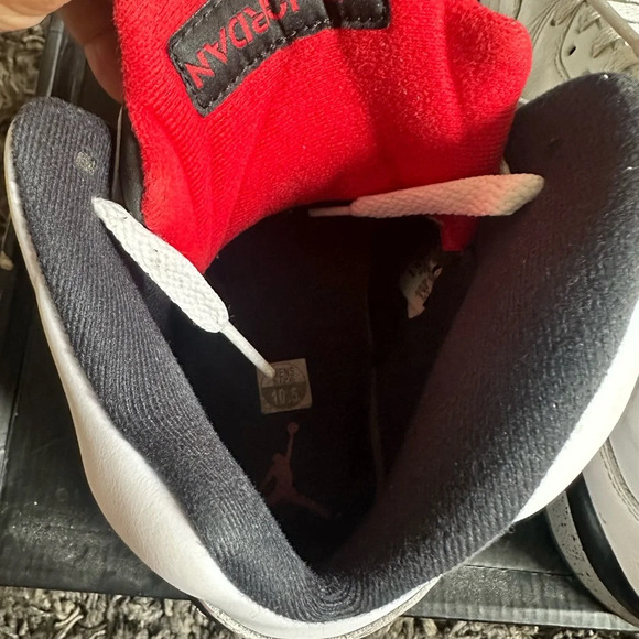 Jordan 5 Retro White Cement (10.5) - Picture 4 of 9